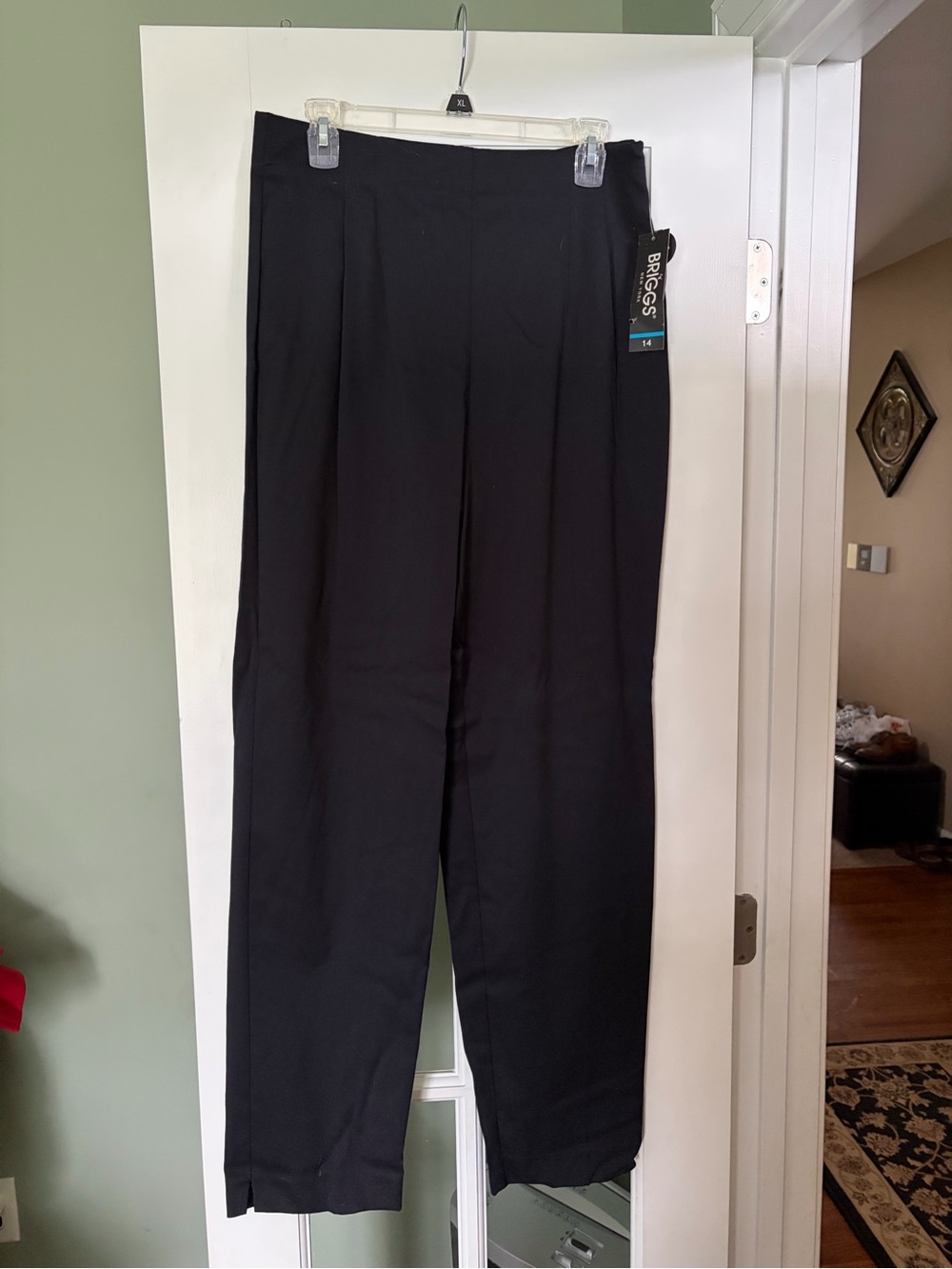 Briggs New York Straight Leg Pants in Black